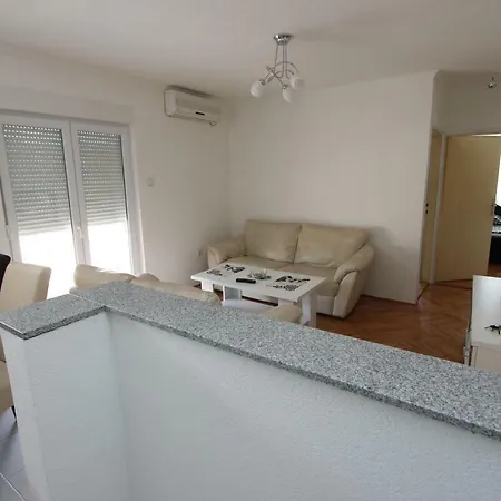 Apartment Aurora Ii *